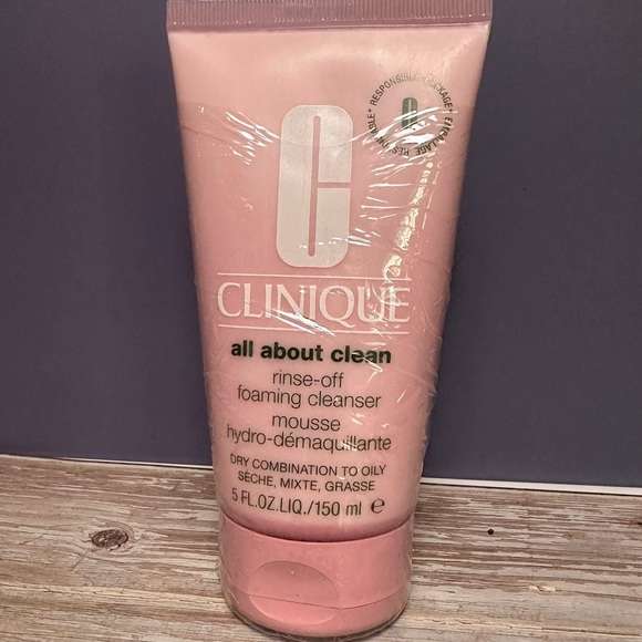 Clinique All About Clean Rinse-Off Foaming Cleanser - 5 oz - Picture 3 of 4
